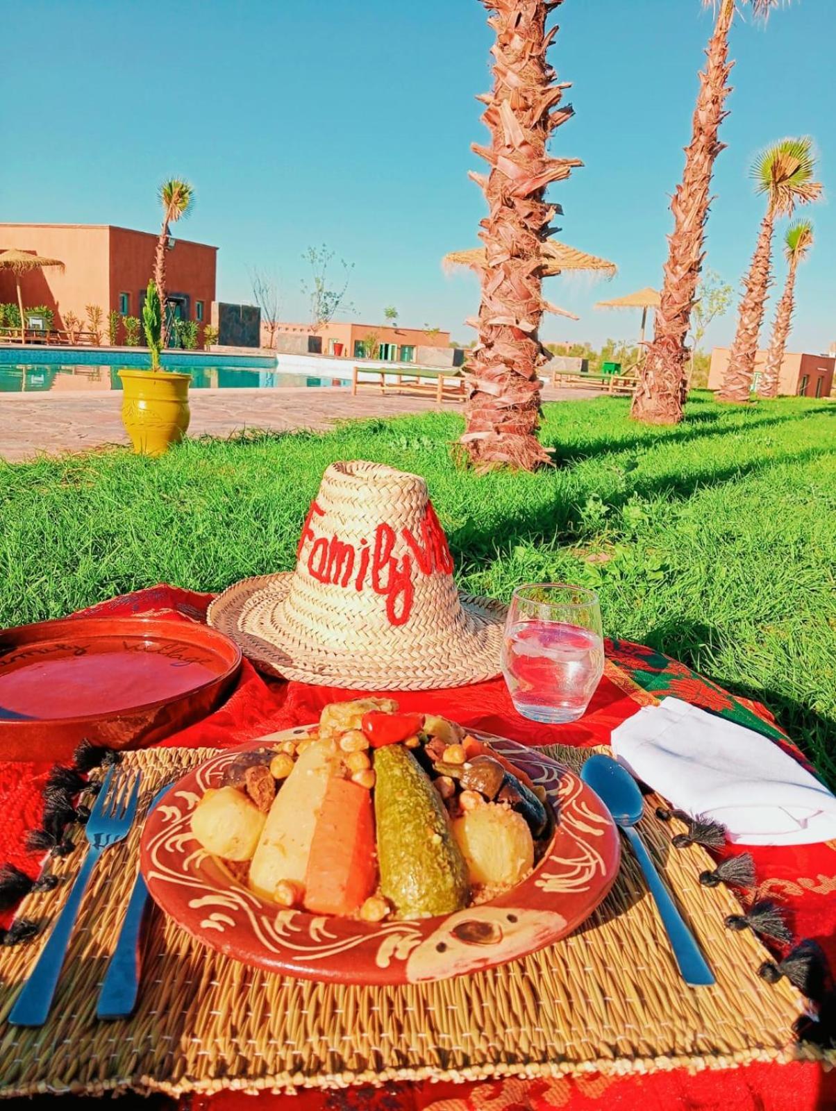 Family Village Marrakech Маракеш Екстериор снимка